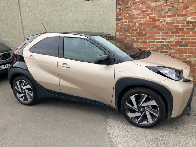 Toyota Aygo X 1.0 VVT-i Edge 5dr Hatchback Petrol Gold Metallic