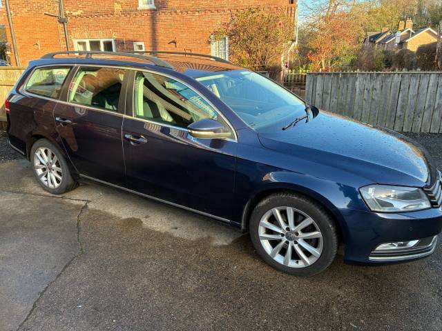 Volkswagen Passat 2.0 TDI Bluemotion Tech Executive 5dr Estate Diesel Blue Metallic